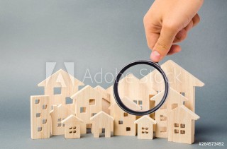 如何评估期权盈利的条件？这种盈利条件如何适应市场变化？