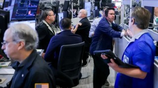 尾盘：纳斯达克转涨，科技股收复部分失地