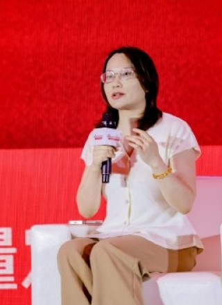 12天闪电履新！千亿ETF“一姐”胡洁挥别华宝基金，火速加盟天弘基金