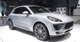 汽车使用成本包含哪些主要费用项目？