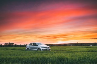 汽车发动机舱按钮维护？