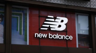 销售额暴涨19%，New Balance凭“老爹鞋”逆袭耐克