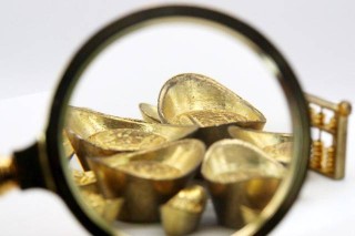 如何评估小狼交易黄金的策略效果？这种策略效果如何影响投资收益？