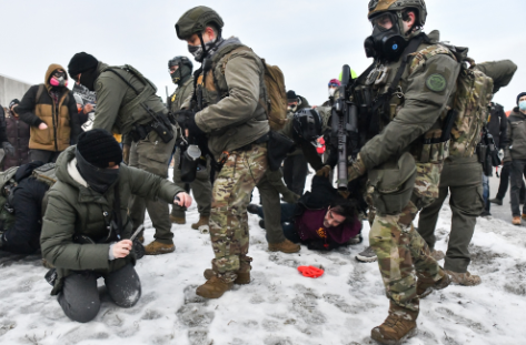 美国明尼阿波利斯市枪击事件发酵 民众抗议移民与海关执法局 第1张 美国明尼阿波利斯市枪击事件发酵 民众抗议移民与海关执法局 第1张