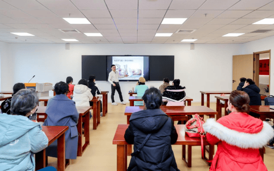 瑞众保险携手秦淮老年大学 打造“保险+”生态赋能新样本  第3张