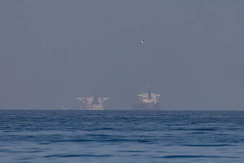 消息称停火期间伊朗和阿曼将对通过霍尔木兹海峡船只收费 第3张 消息称停火期间伊朗和阿曼将对通过霍尔木兹海峡船只收费 第3张